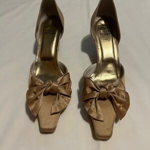 Stuart Weitzman Hold Satin Heels With Bow